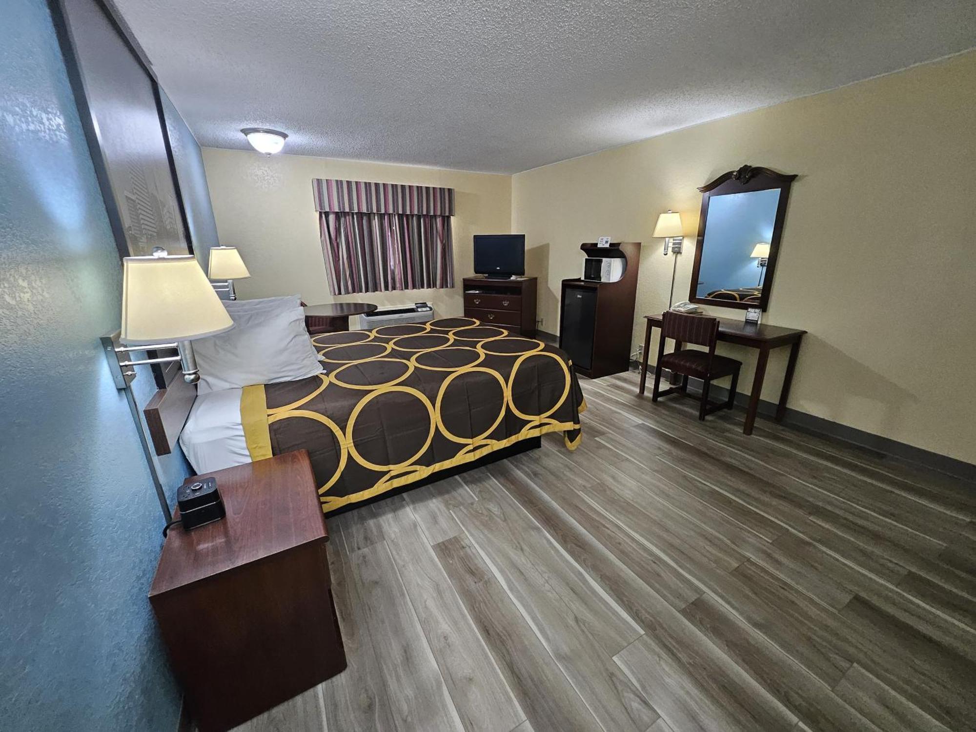 ซูเปอร์ 8 บาย วินด์แฮม คลินตัน Hotel ภายนอก รูปภาพ