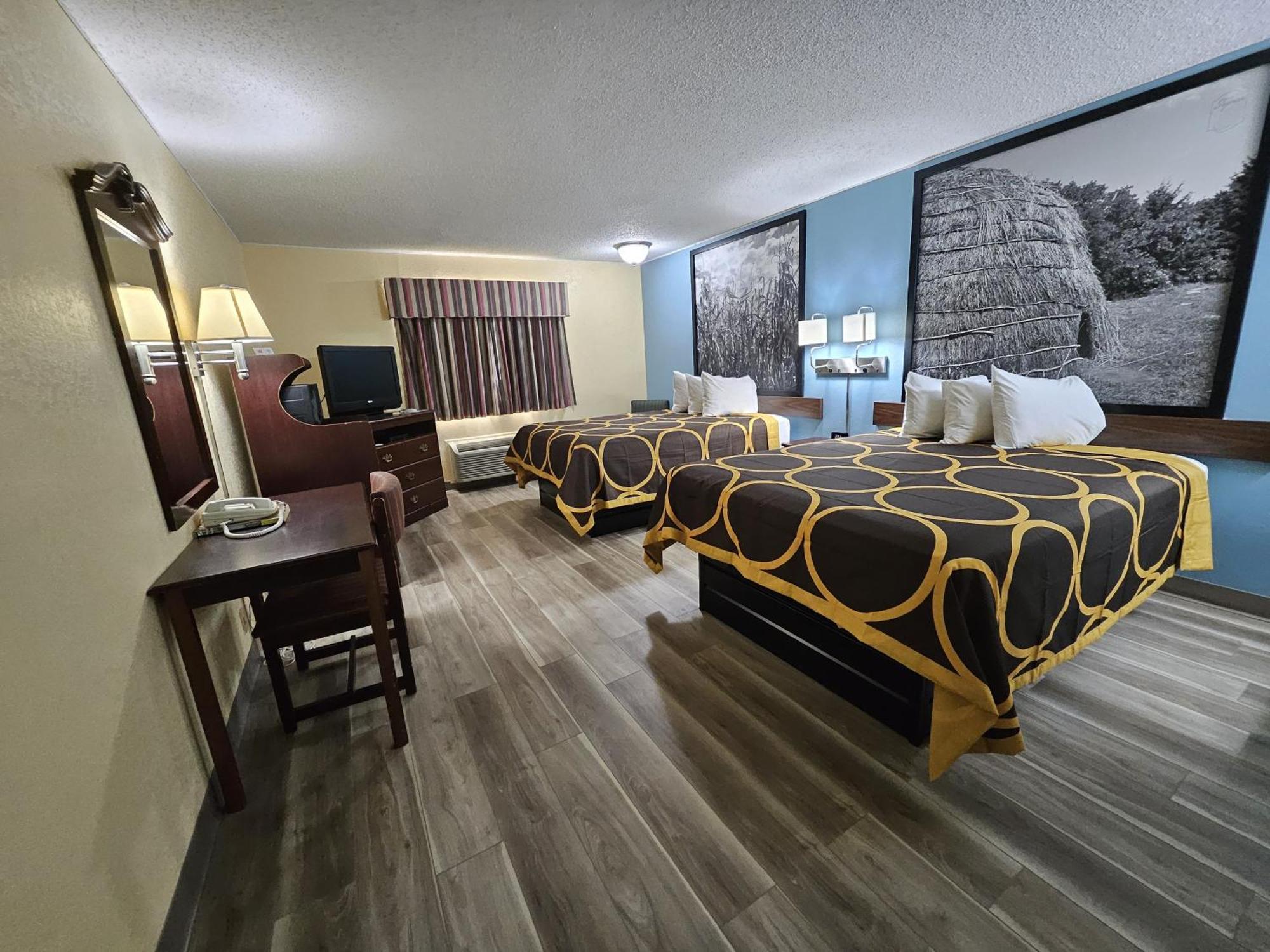 ซูเปอร์ 8 บาย วินด์แฮม คลินตัน Hotel ภายนอก รูปภาพ