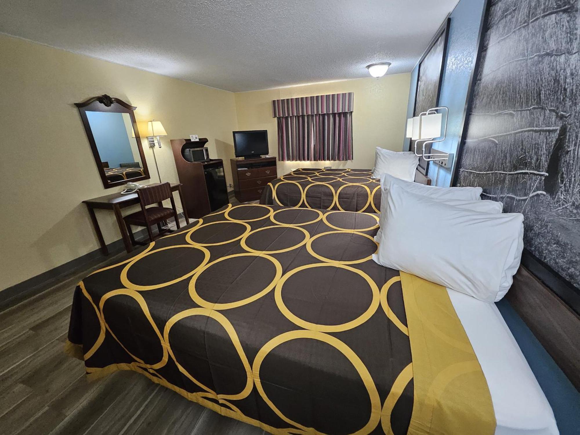 ซูเปอร์ 8 บาย วินด์แฮม คลินตัน Hotel ภายนอก รูปภาพ